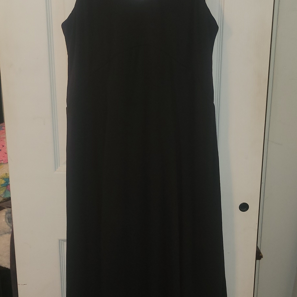 Black Sleeveless Dress